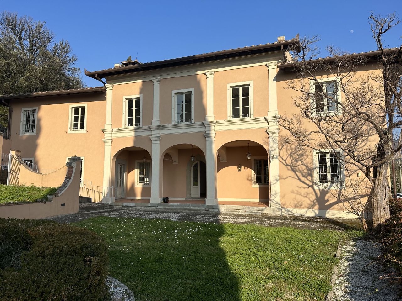 Villa in Montecatini Terme, Italy, 850 sq.m - picture 1