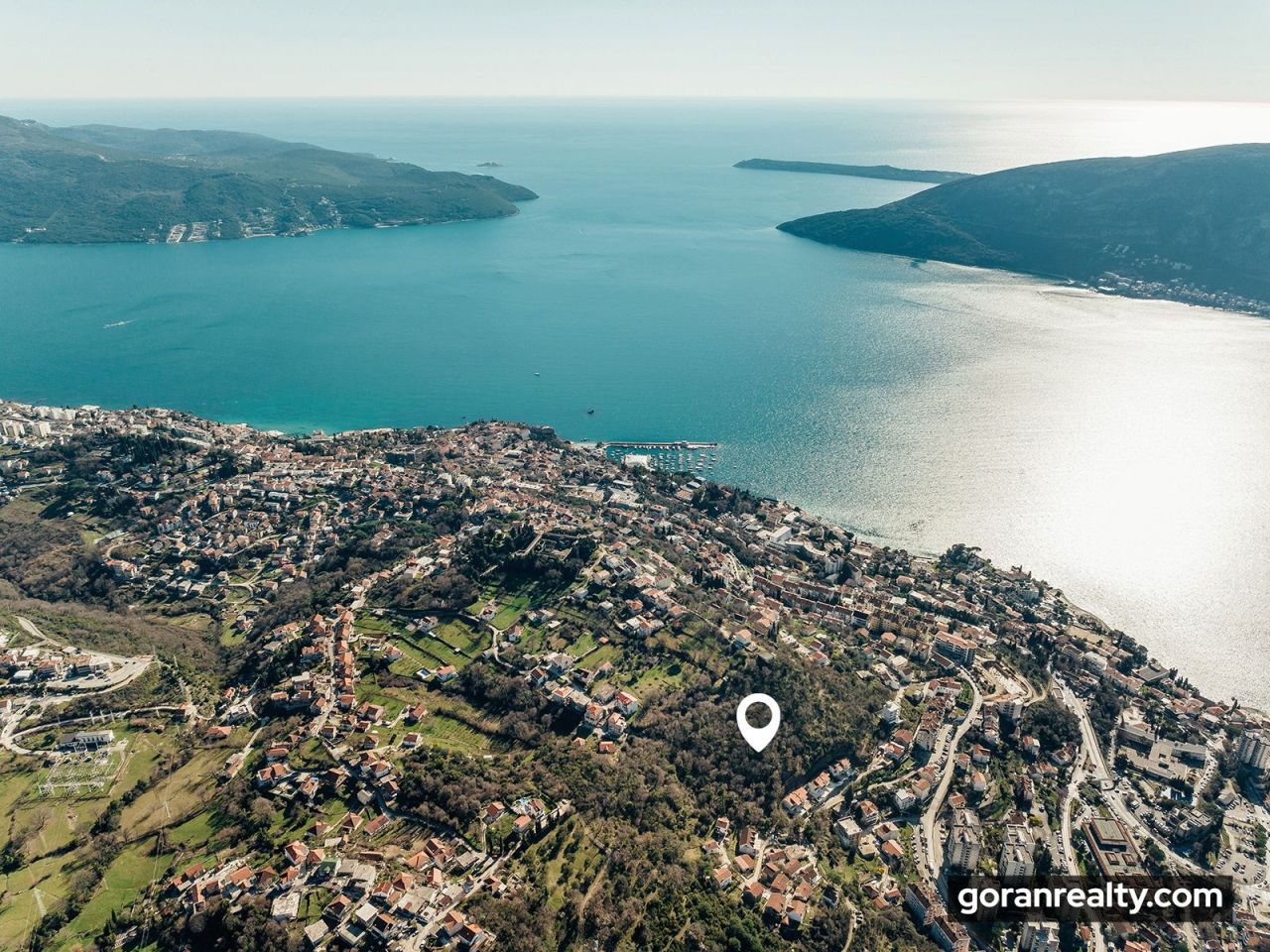 Land in Herceg-Novi, Montenegro, 15 649 sq.m - picture 1