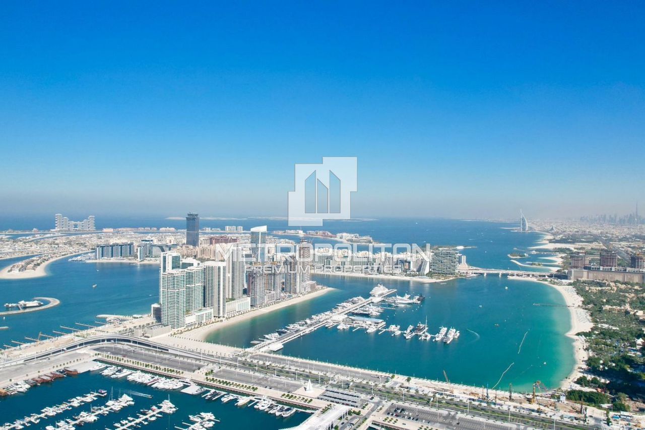 Penthouse in Dubai, UAE, 566 sq.m - picture 1