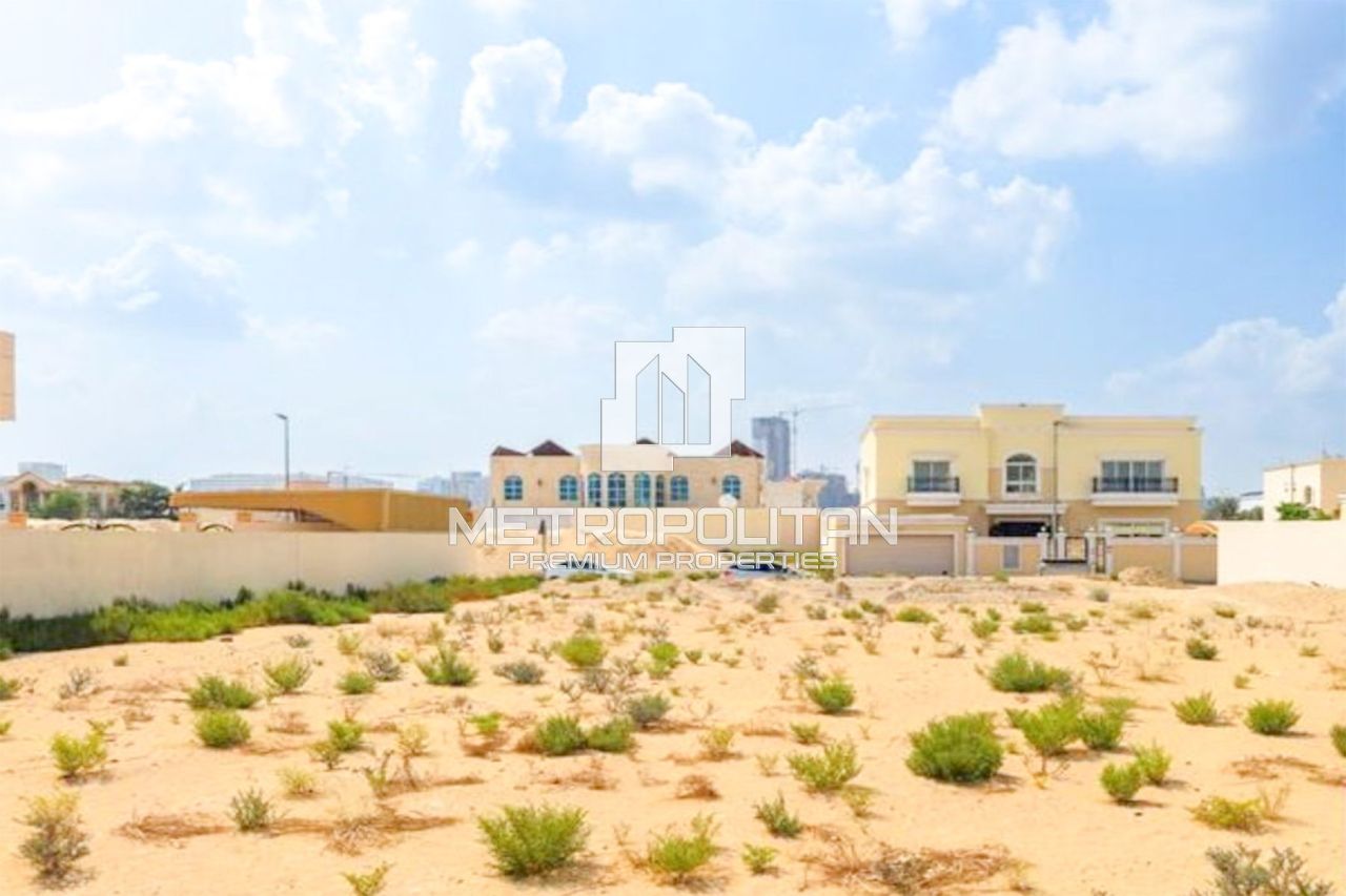 Grundstück in Dubai, VAE, 1 338 m2 - Foto 1