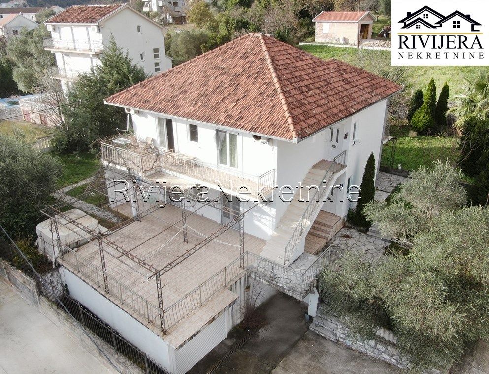 Haus in Herceg-Novi, Montenegro, 181 m2 - Foto 1