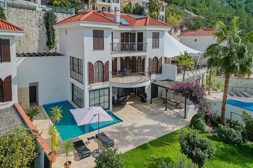 Villa in Alanya, Turkey, 390 sq.m - picture 1