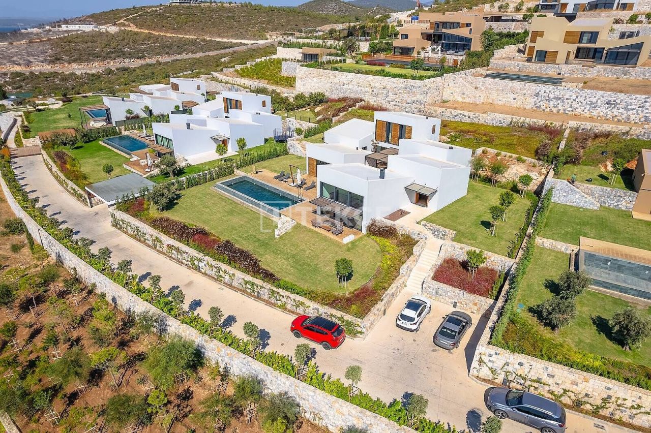 Villa in Milas, Türkei, 800 m2 - Foto 1