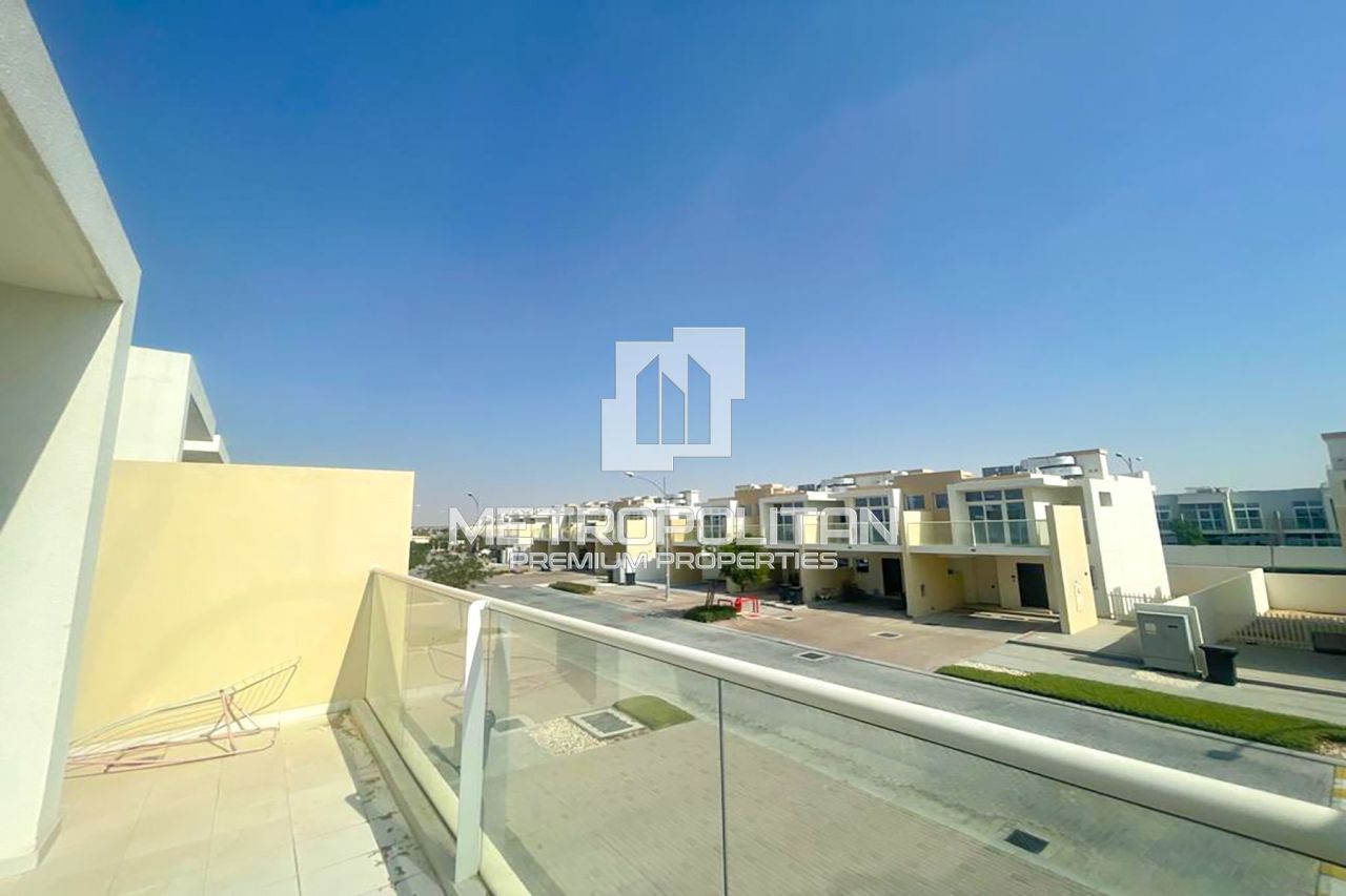 Townhouse in Dubai, UAE, 115 m² - picture 1