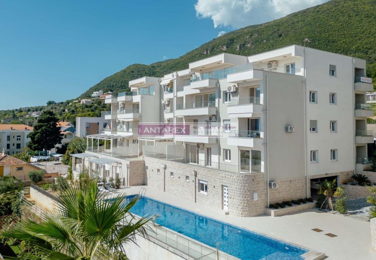 Apartment in Baosici, Montenegro, 91 sq.m - picture 1