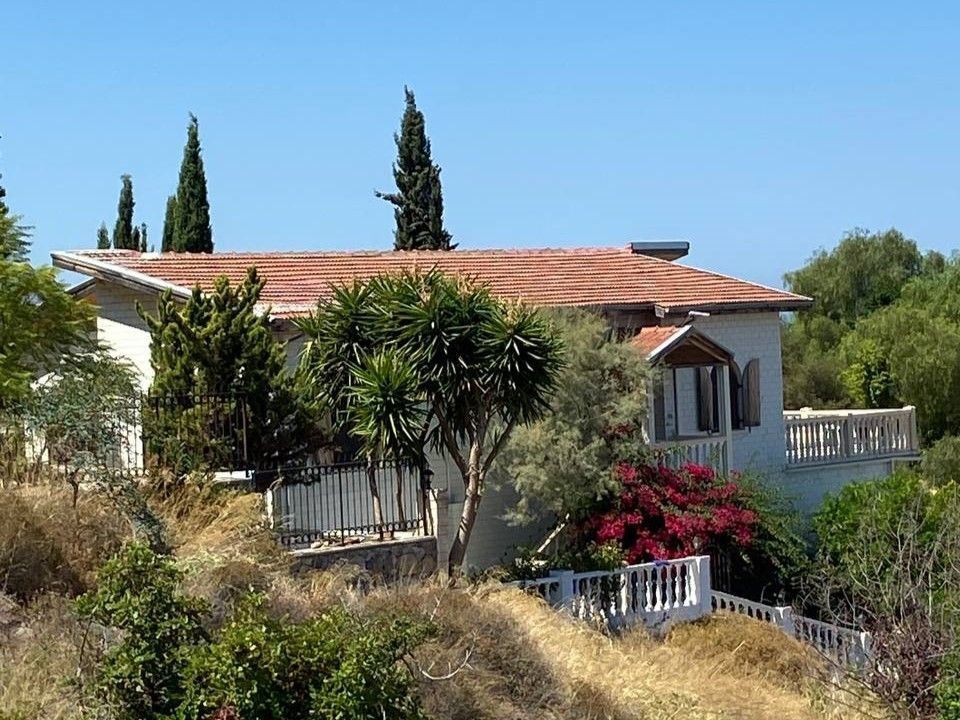 Villa en Alsancak, Chipre, 270 m2 - imagen 1