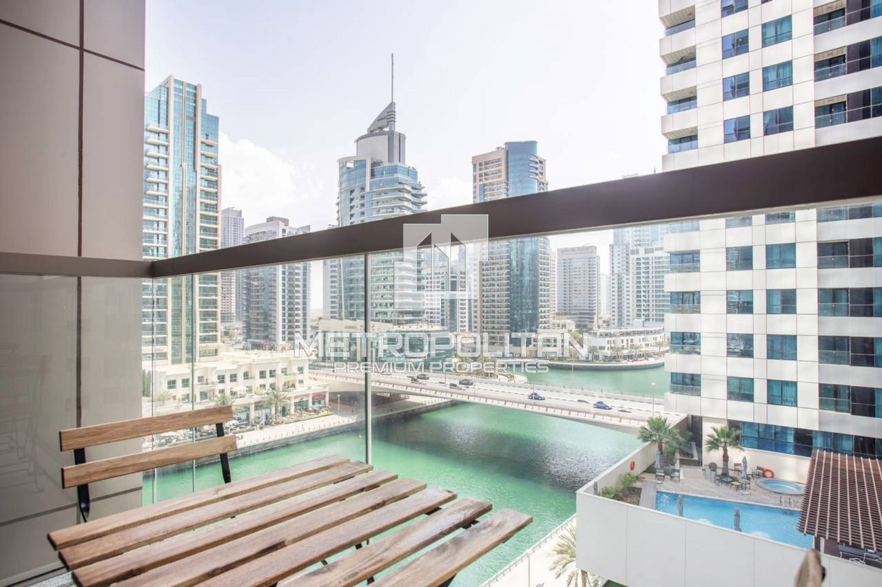 Apartment in Dubai, UAE, 61 sq.m - picture 1