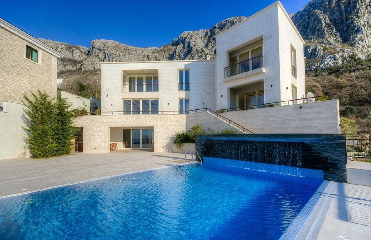 Villa en Blizikuce, Montenegro, 600 m2 - imagen 1