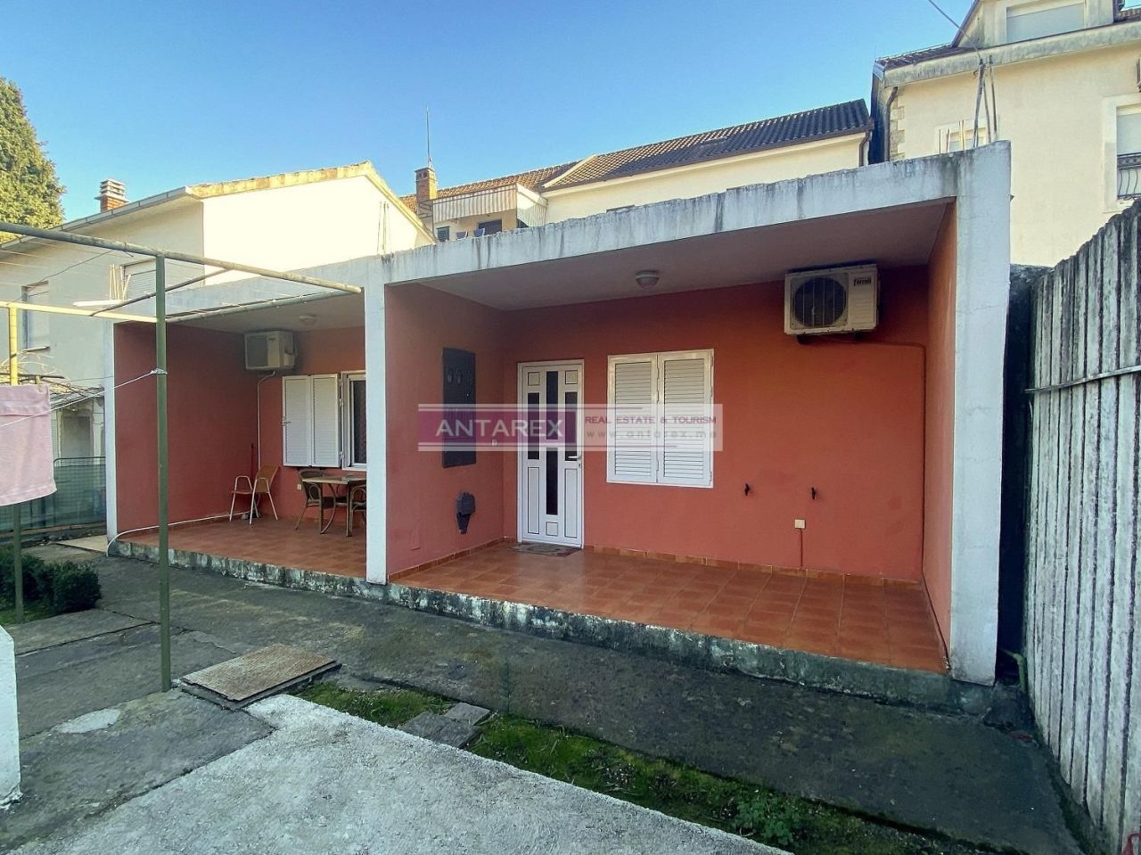 Villa à Igalo, Monténégro, 78 m2 - image 1