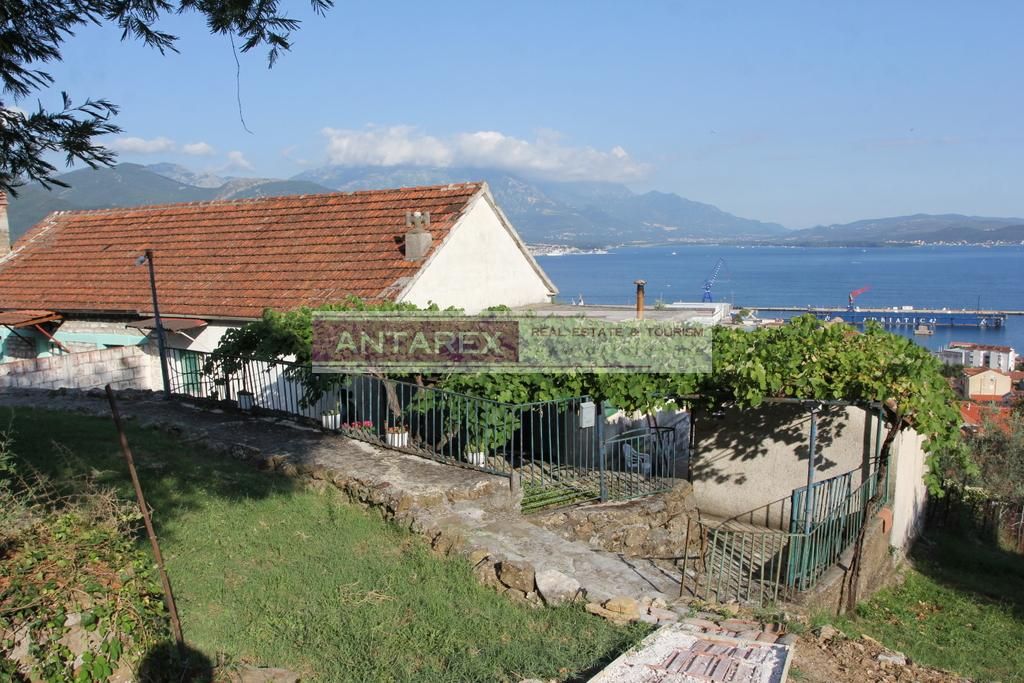 Villa en Bijela, Montenegro, 49 m2 - imagen 1