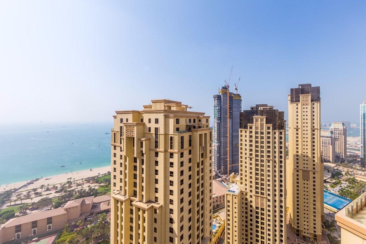 Apartment in Dubai, UAE, 140 sq.m - picture 1
