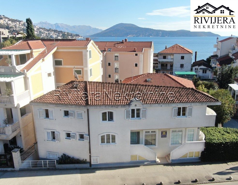 Haus in Herceg-Novi, Montenegro, 236 m2 - Foto 1