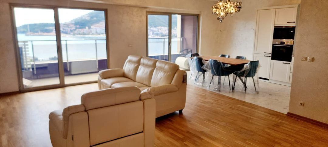 Wohnung in Budva, Montenegro, 125 m2 - Foto 1