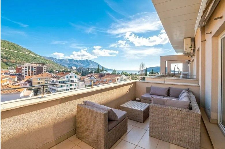 Wohnung in Budva, Montenegro, 170 m2 - Foto 1