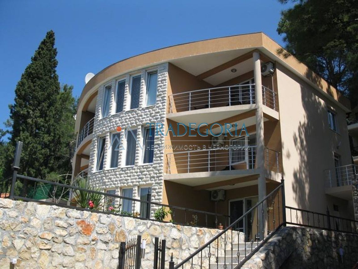 Villa in Bar, Montenegro, 420 sq.m - picture 1