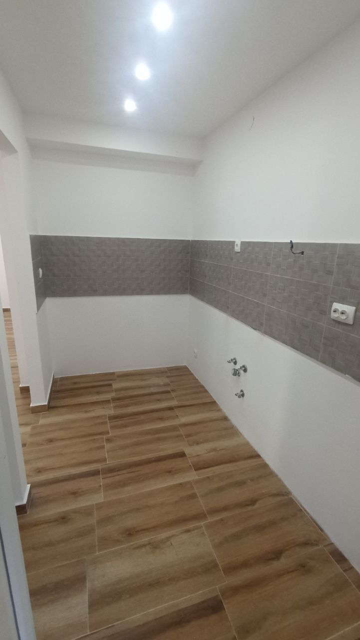 Flat in Bar, Montenegro, 102 sq.m - picture 1