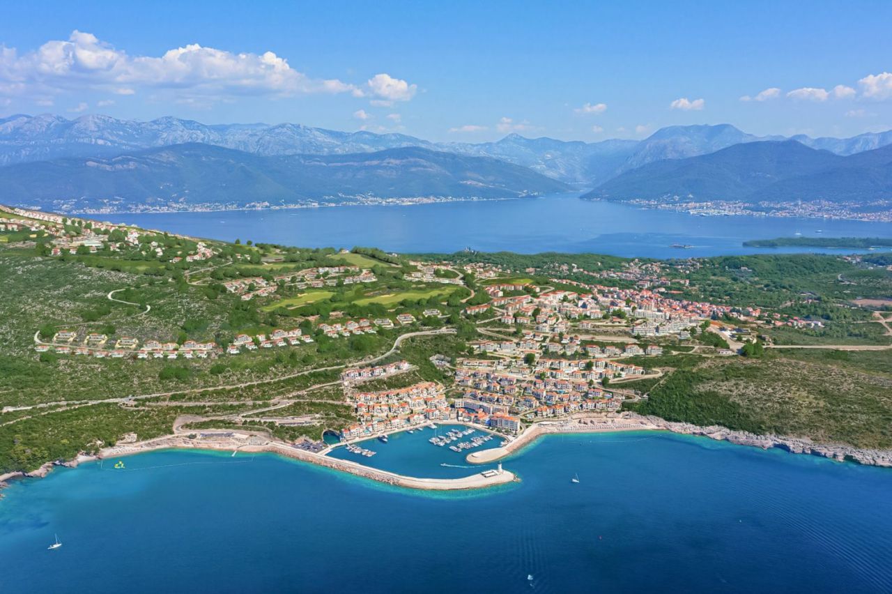 Flat on Lustica peninsula, Montenegro, 70 sq.m - picture 1