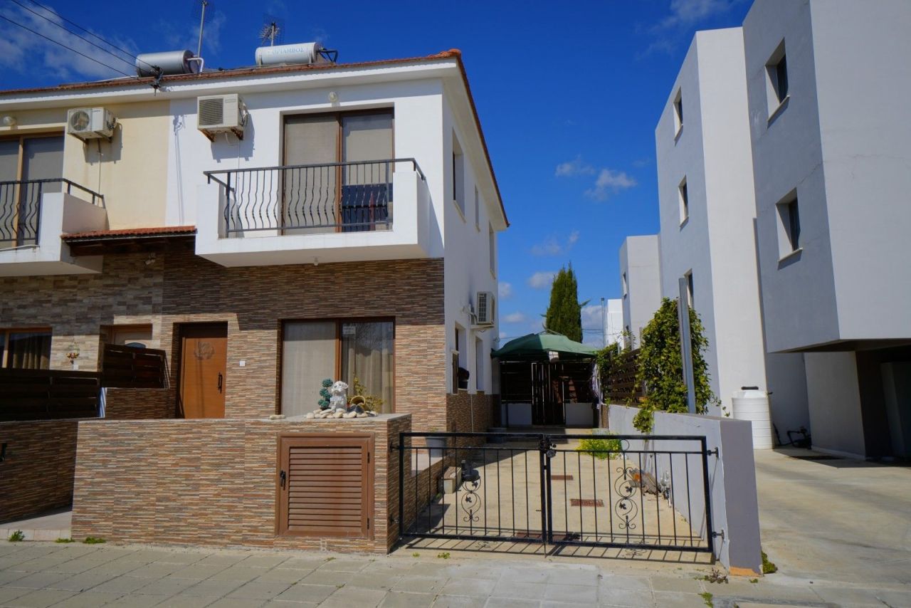 Maison urbaine à Larnaca, Chypre, 98 m2 - image 1