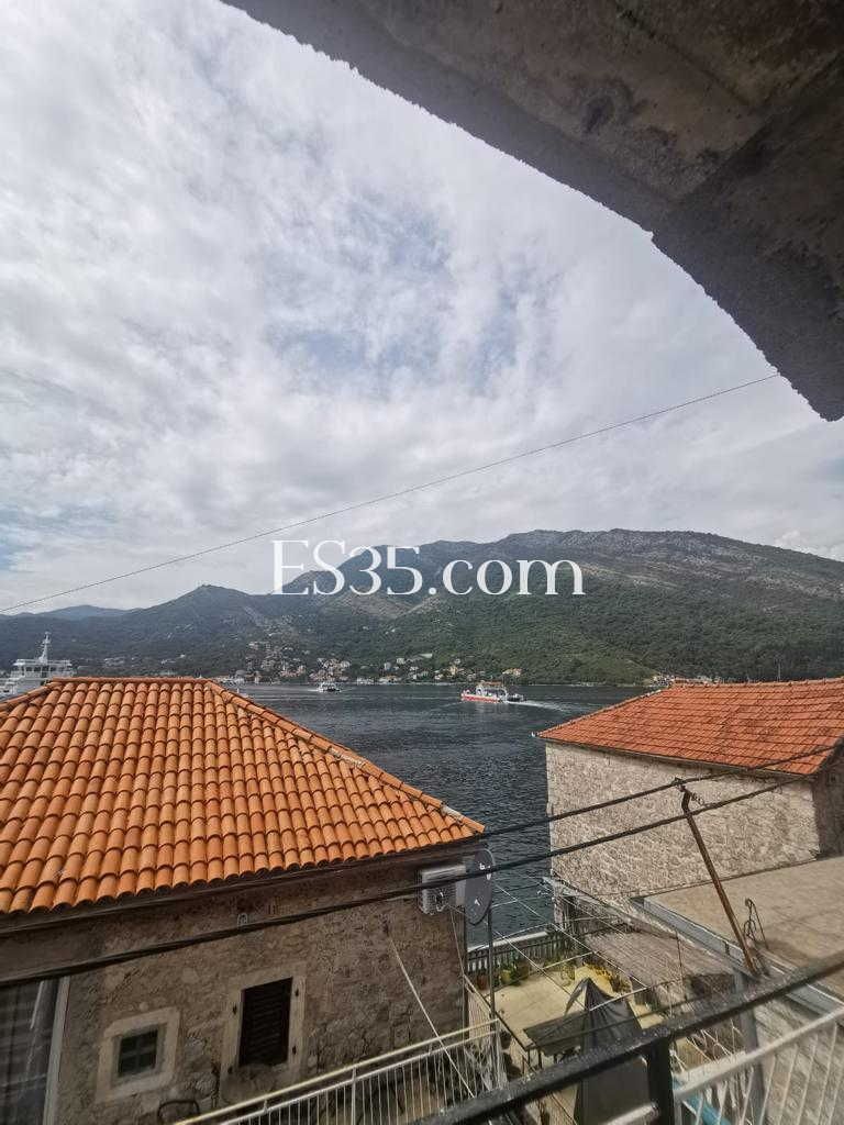 House in Lepetane, Montenegro, 144 sq.m - picture 1