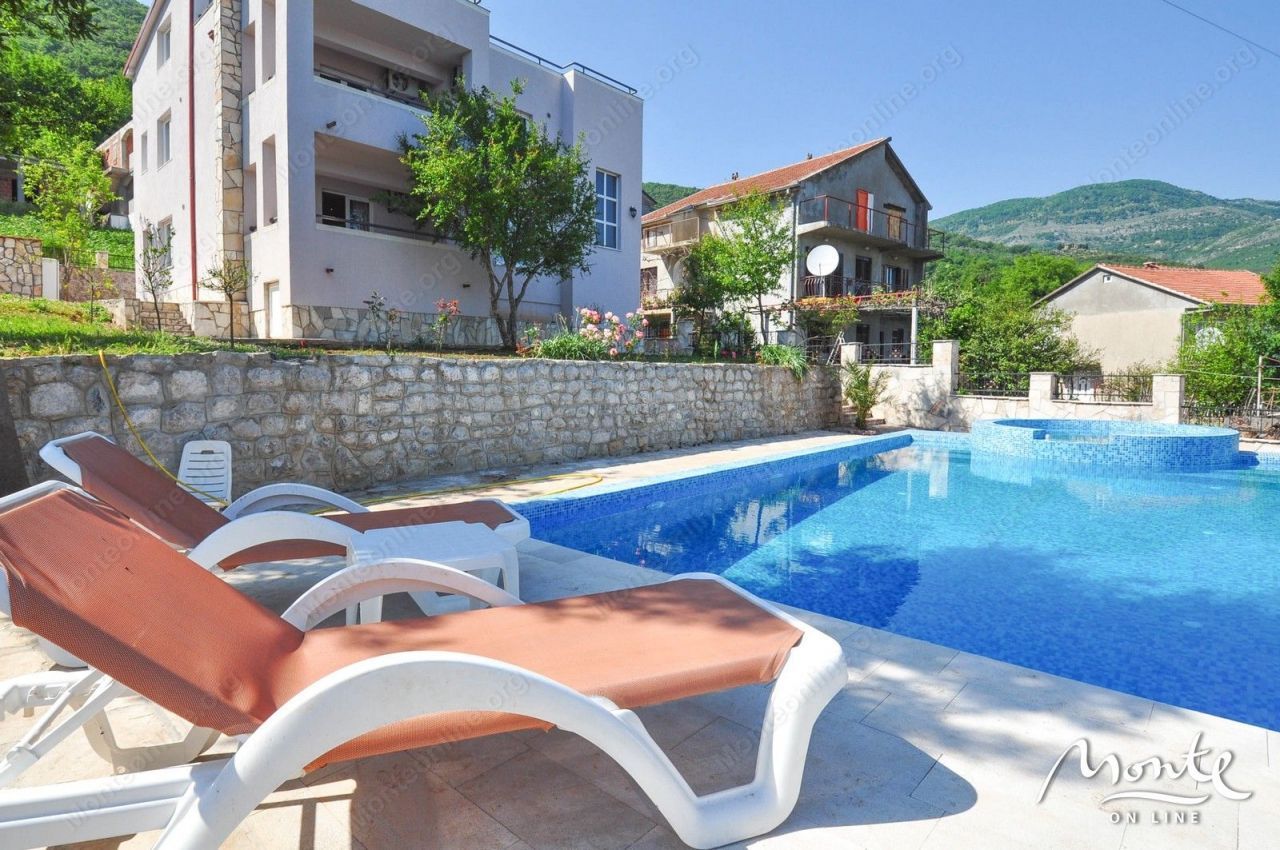 Villa in Herceg-Novi, Montenegro, 260 sq.m - picture 1
