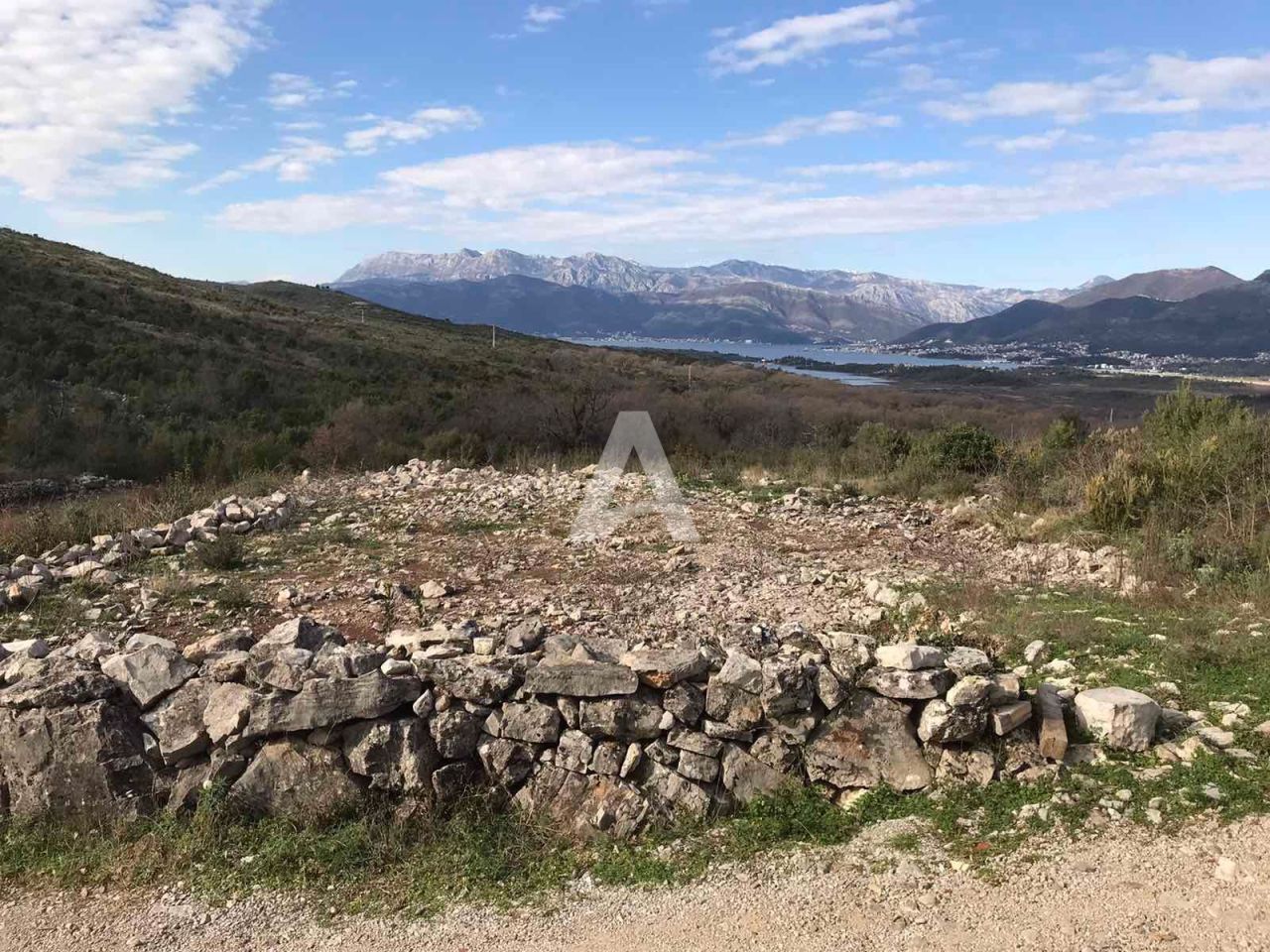 Land in Kotor, Montenegro, 4 976 sq.m - picture 1