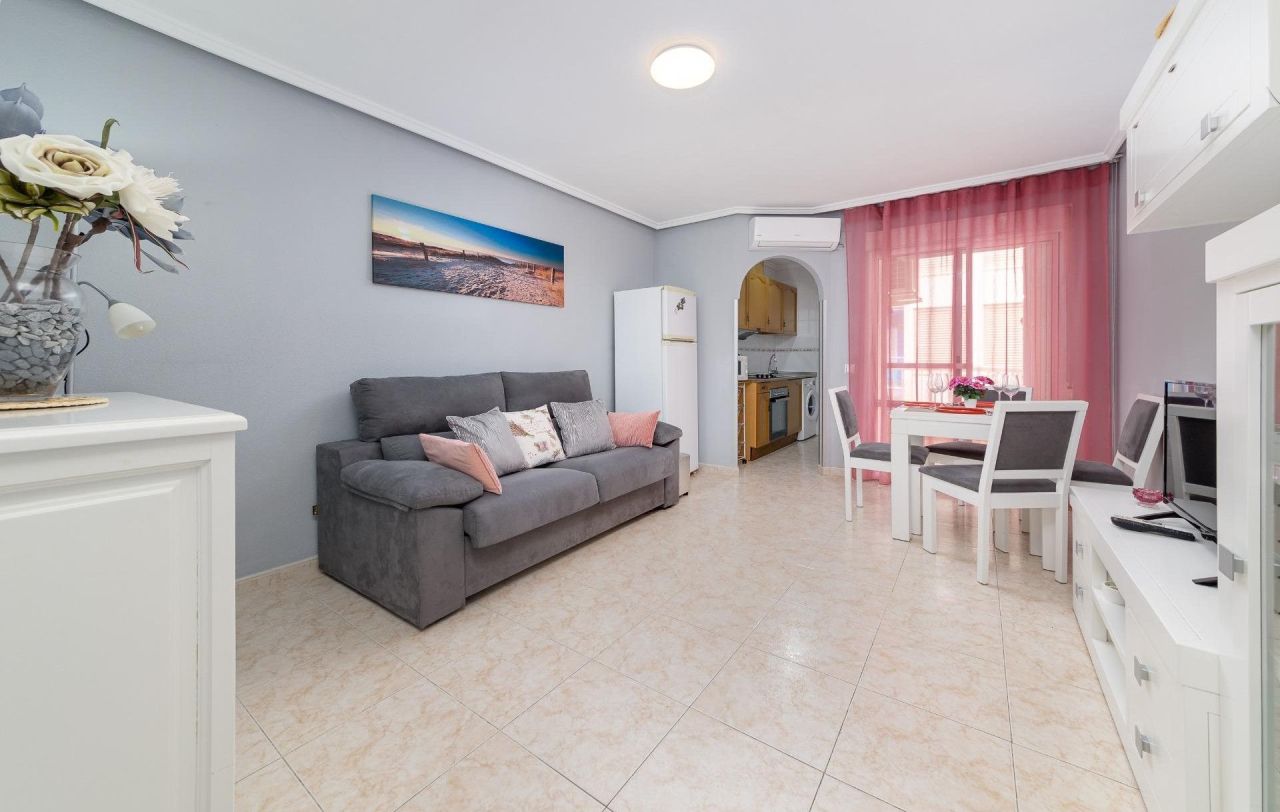 Apartment in Torrevieja, Spain, 57 sq.m - picture 1