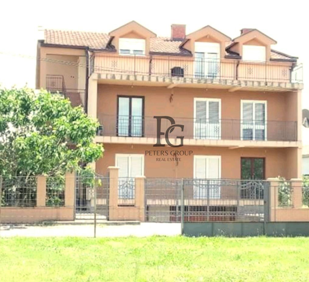 Maison à Podgorica, Monténégro, 480 m2 - image 1