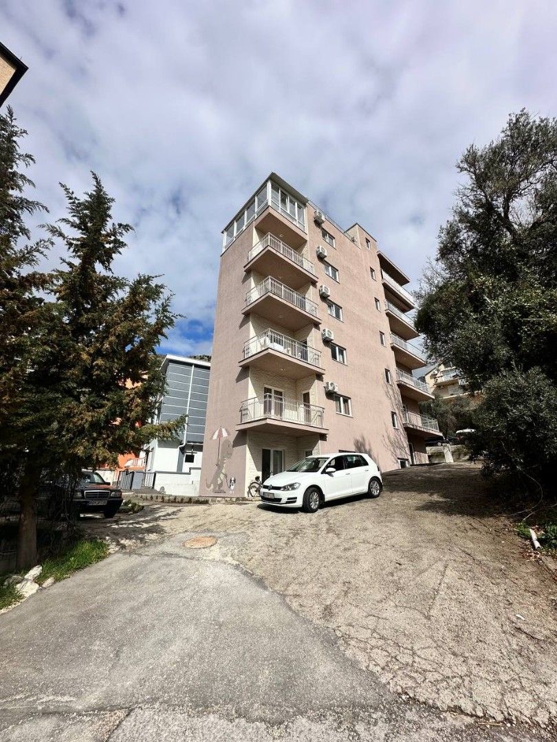 Wohnung in Becici, Montenegro, 45 m2 - Foto 1