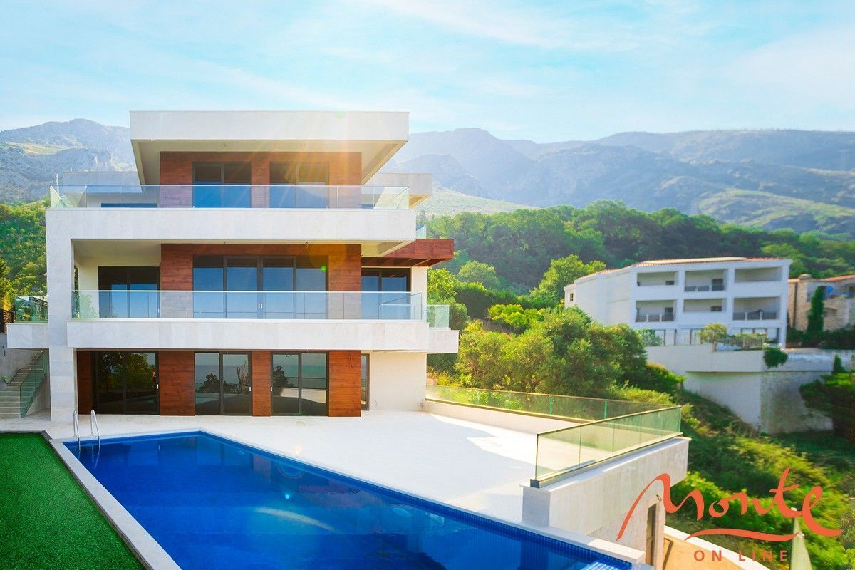 Villa in Budva, Montenegro, 632 sq.m - picture 1