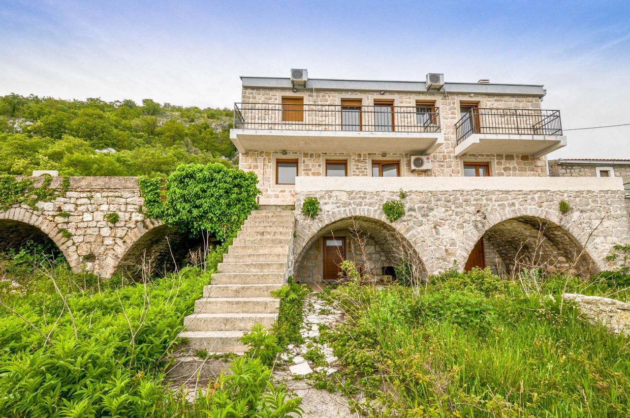 House in Budva, Montenegro, 156 sq.m - picture 1