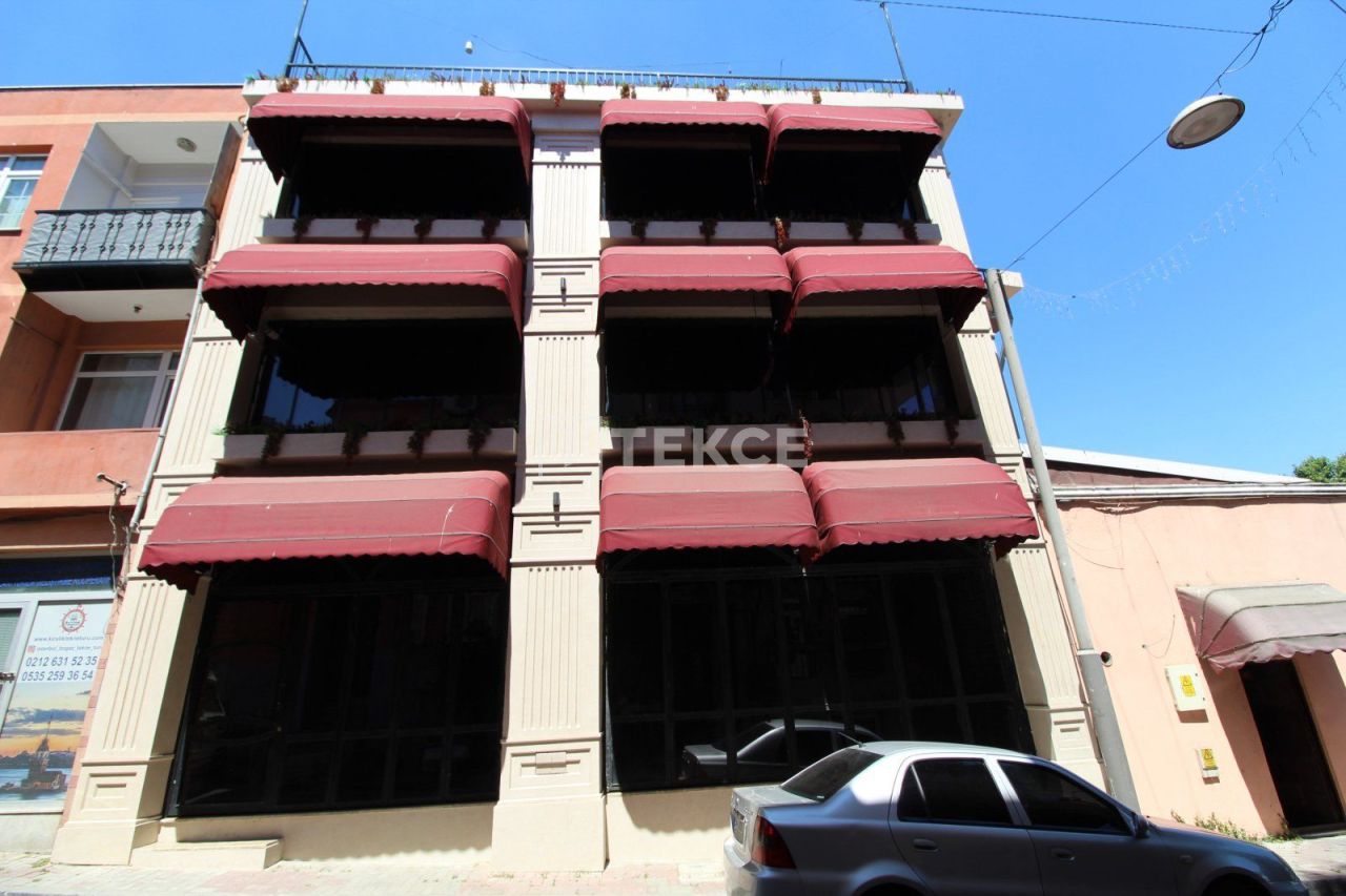 Commercial property in Istanbul, Turkey, 175 sq.m - picture 1