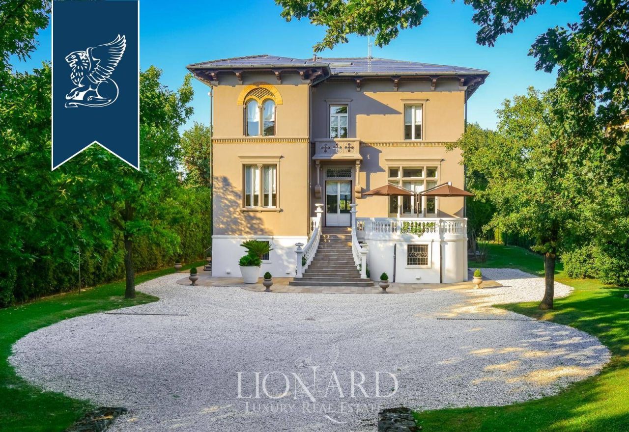 Villa in Forli-Cesena, Italy, 600 sq.m - picture 1