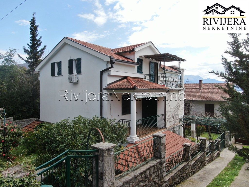 Casa en Herceg-Novi, Montenegro, 279 m2 - imagen 1