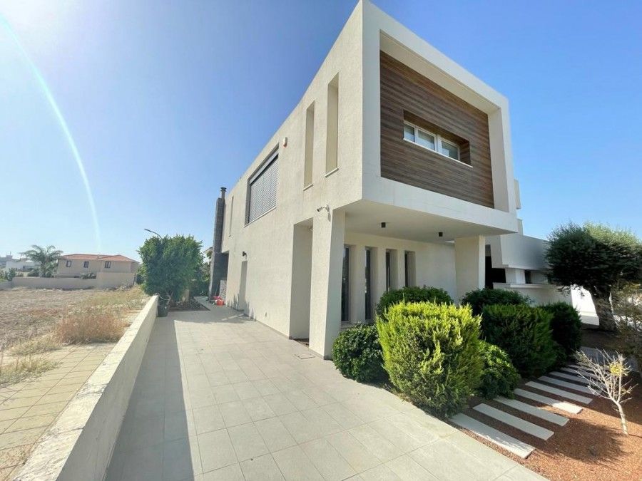 Villa in Larnaca, Cyprus, 359 sq.m - picture 1