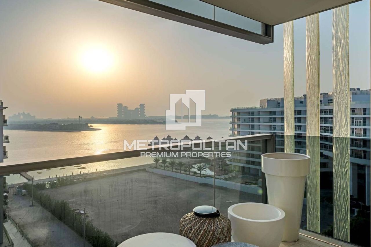 Penthouse in Dubai, UAE, 626 sq.m - picture 1