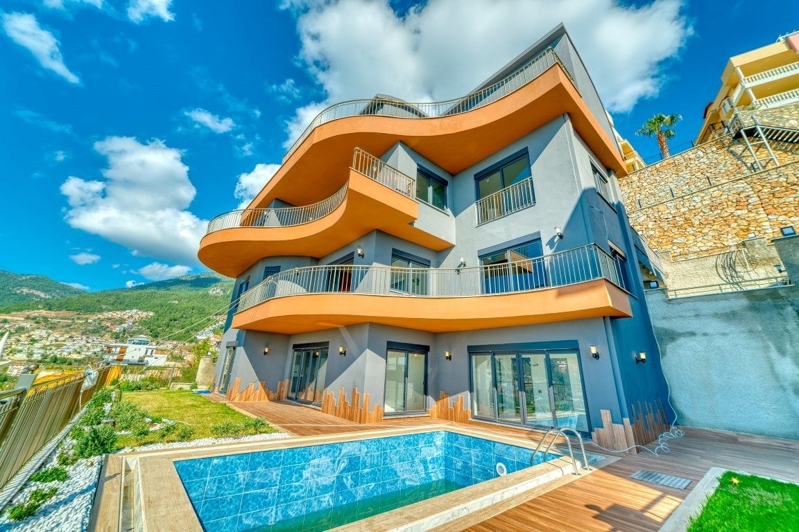 Villa in Alanya, Turkey, 580 sq.m - picture 1