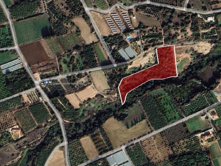 Land in Paphos, Cyprus, 11 725 sq.m - picture 1