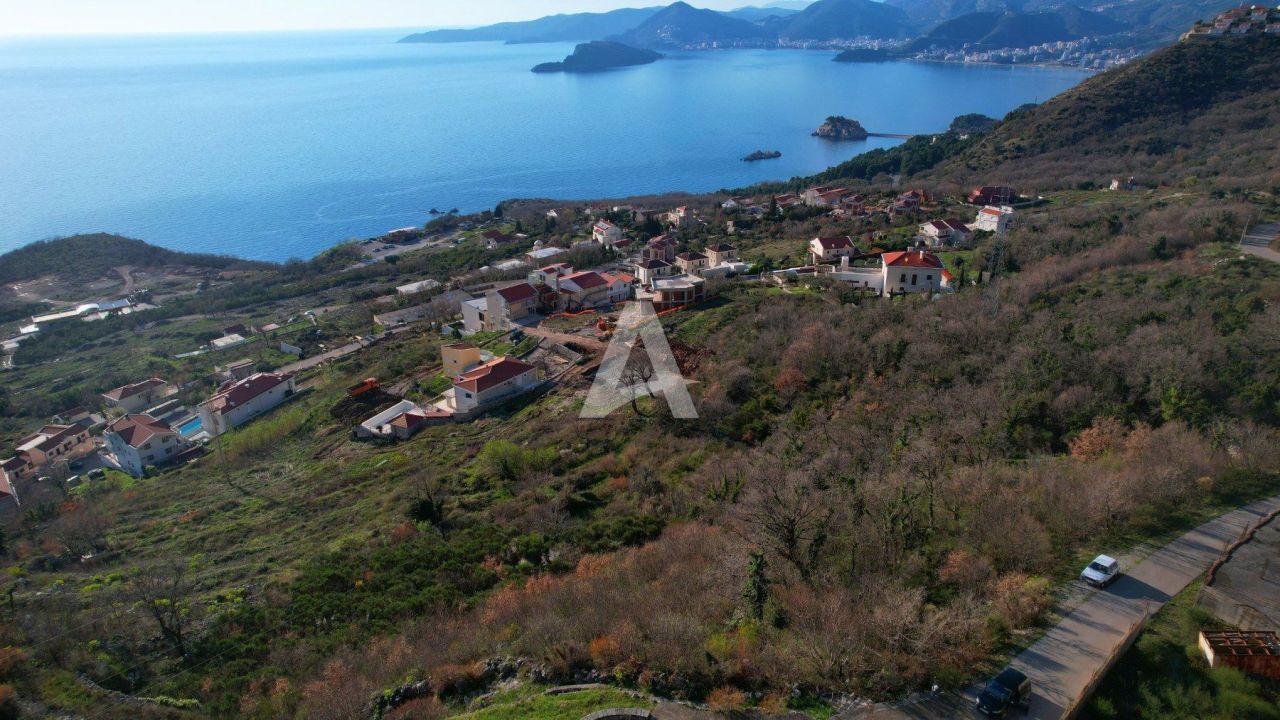 Terreno en Blizikuce, Montenegro, 2 810 m2 - imagen 1