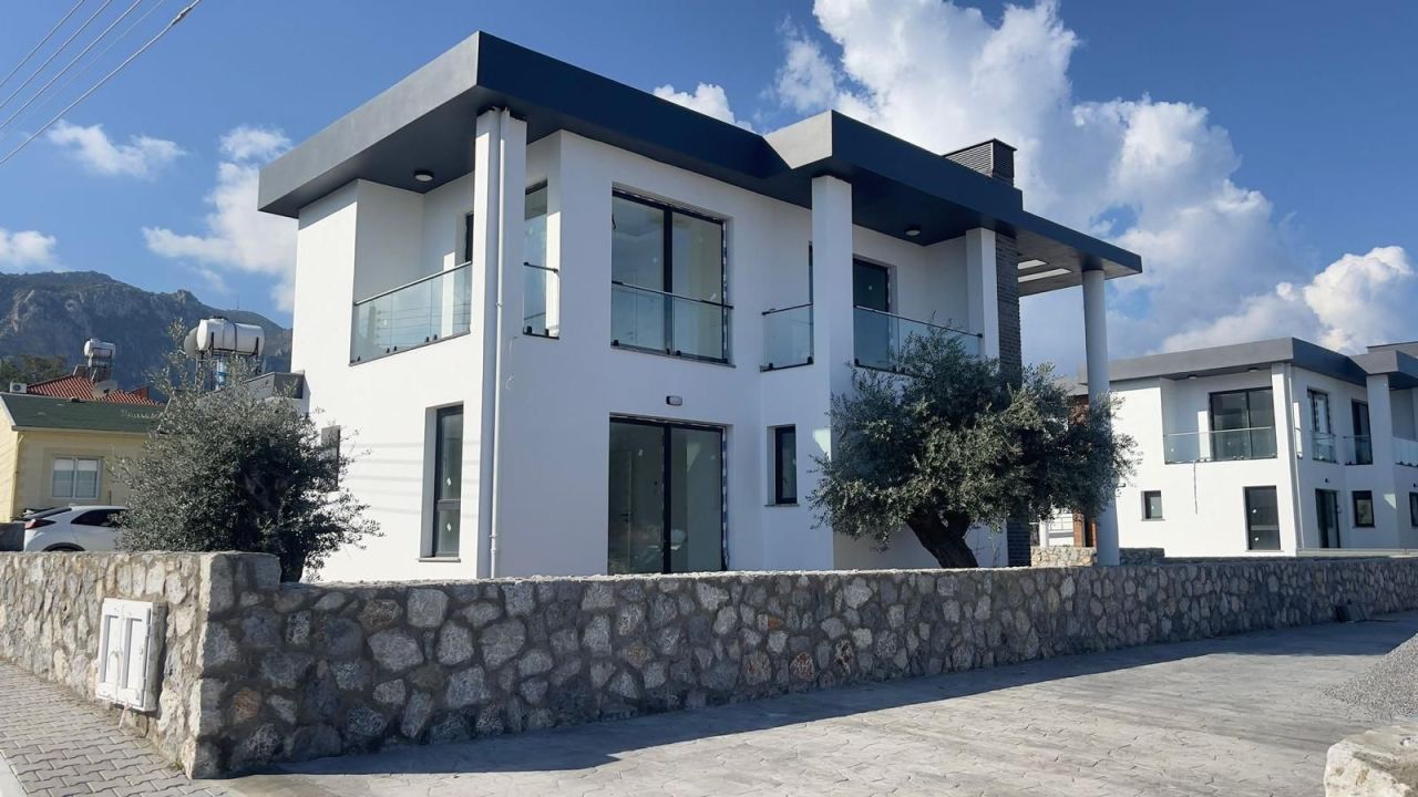 Villa in Kyrenia, Cyprus, 260 sq.m - picture 1