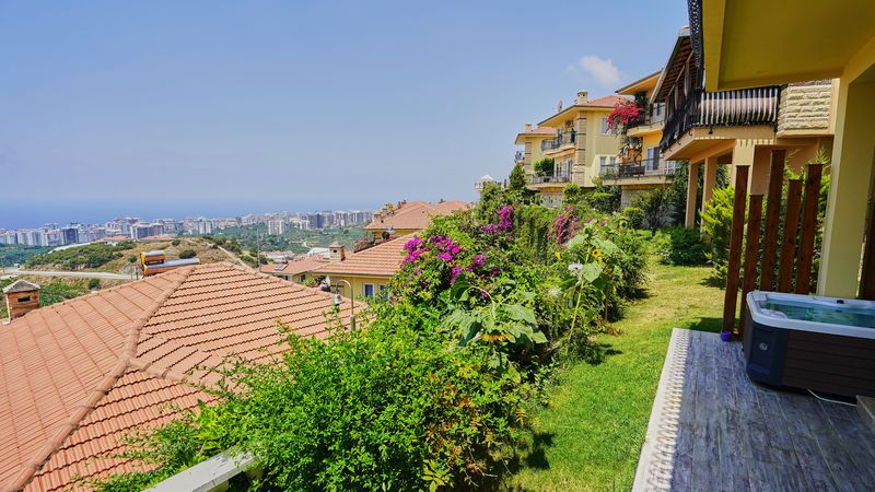 Villa in Alanya, Türkei, 400 m2 - Foto 1