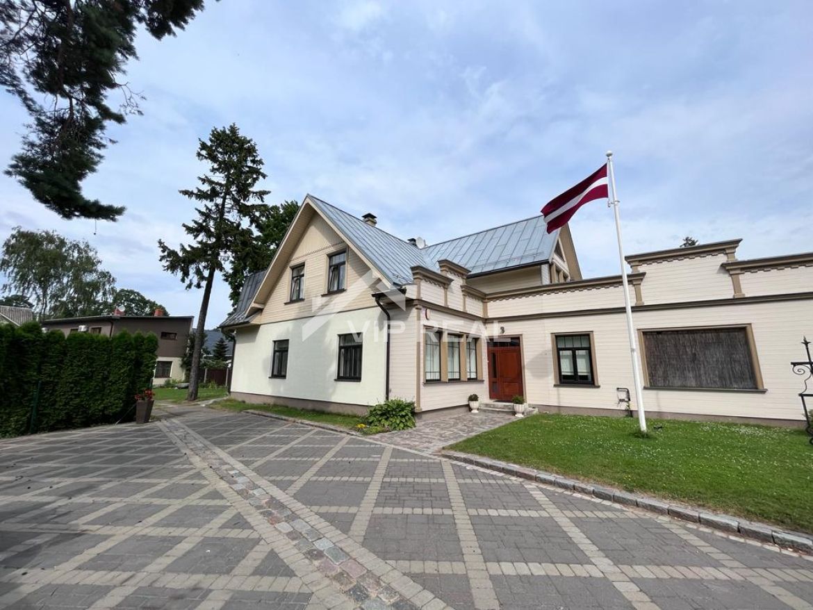 House in Jurmala, Latvia, 200 sq.m - picture 1