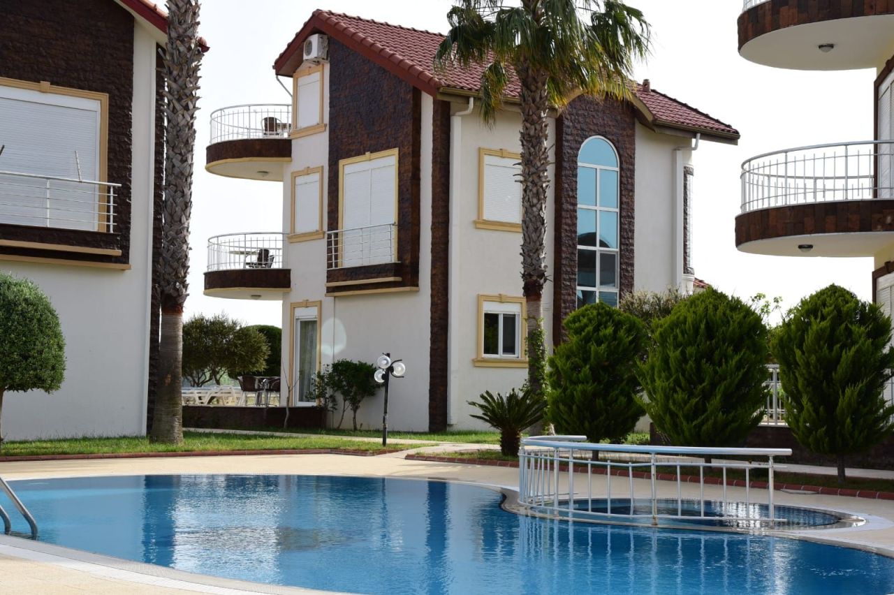 House in Serik, Turkey, 300 sq.m - picture 1