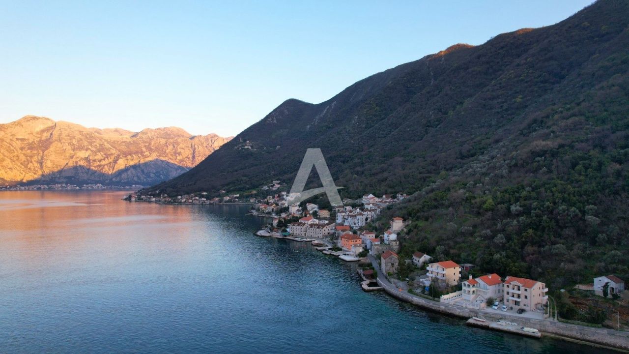 Land in Stoliv, Montenegro, 19 000 sq.m - picture 1