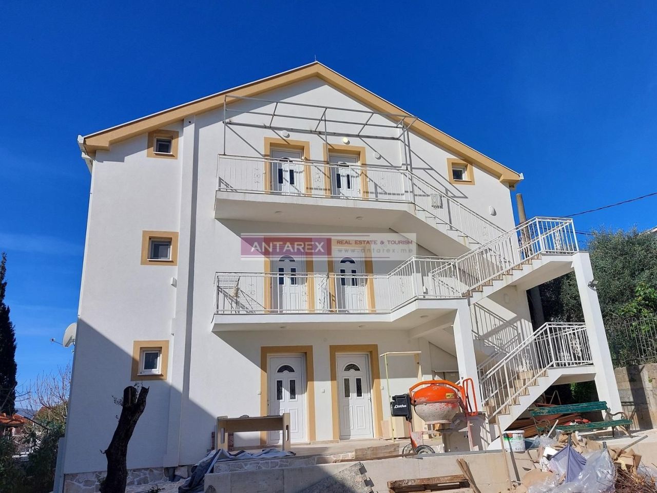 Apartment in Bijela, Montenegro, 45 sq.m - picture 1