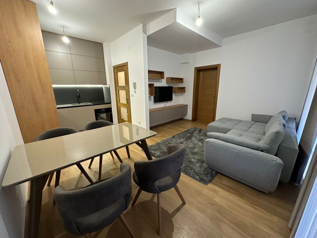 Wohnung in Budva, Montenegro, 56 m2 - Foto 1
