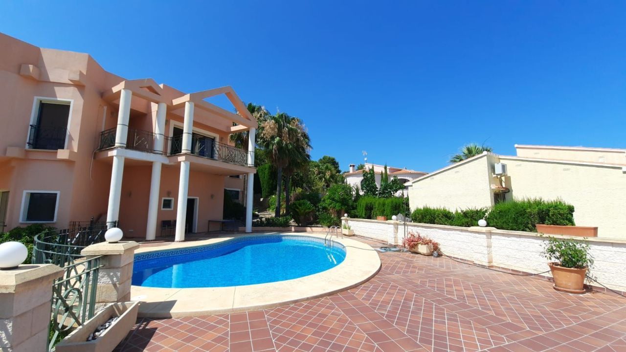 Villa in Calp, Spain, 500 sq.m - picture 1