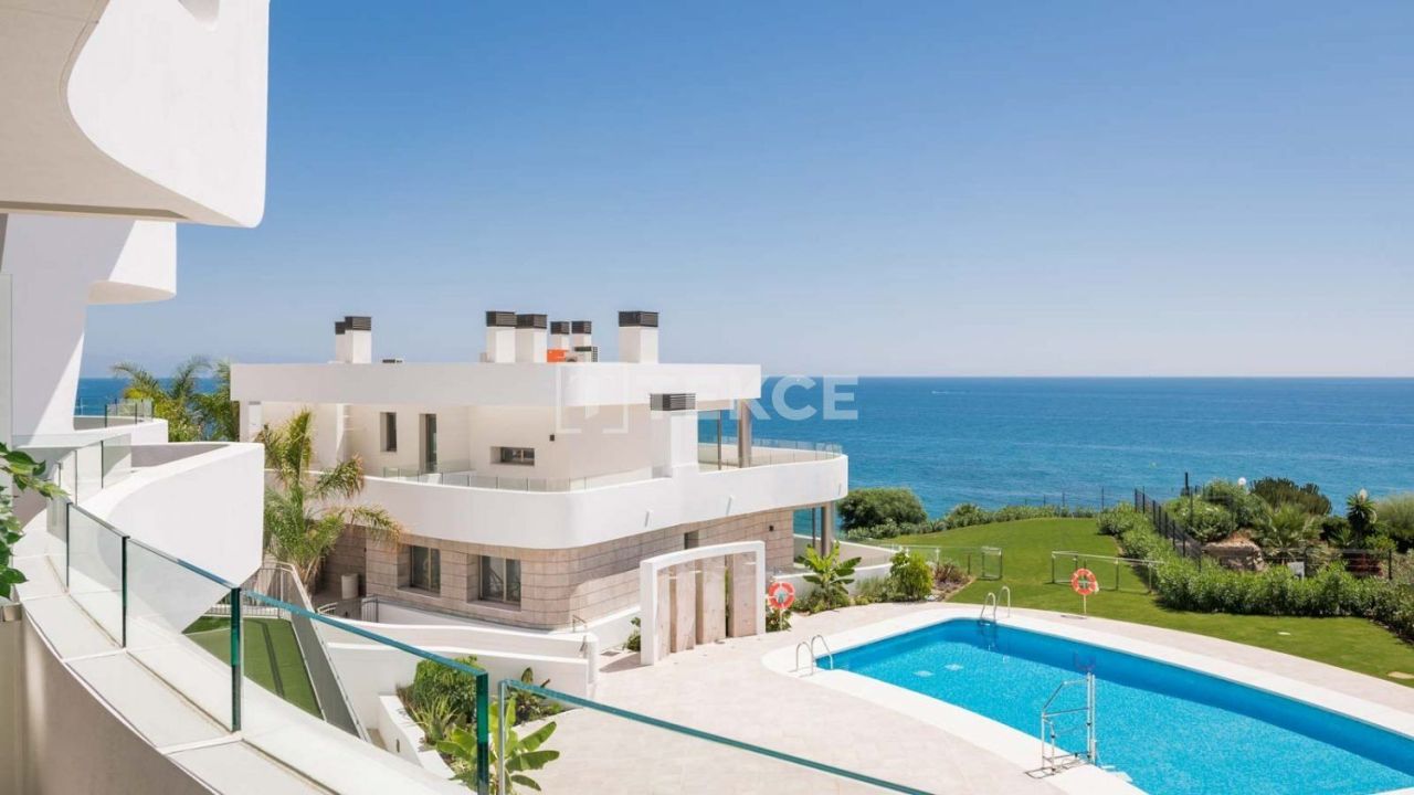Penthouse in Mijas, Spain, 328 sq.m - picture 1