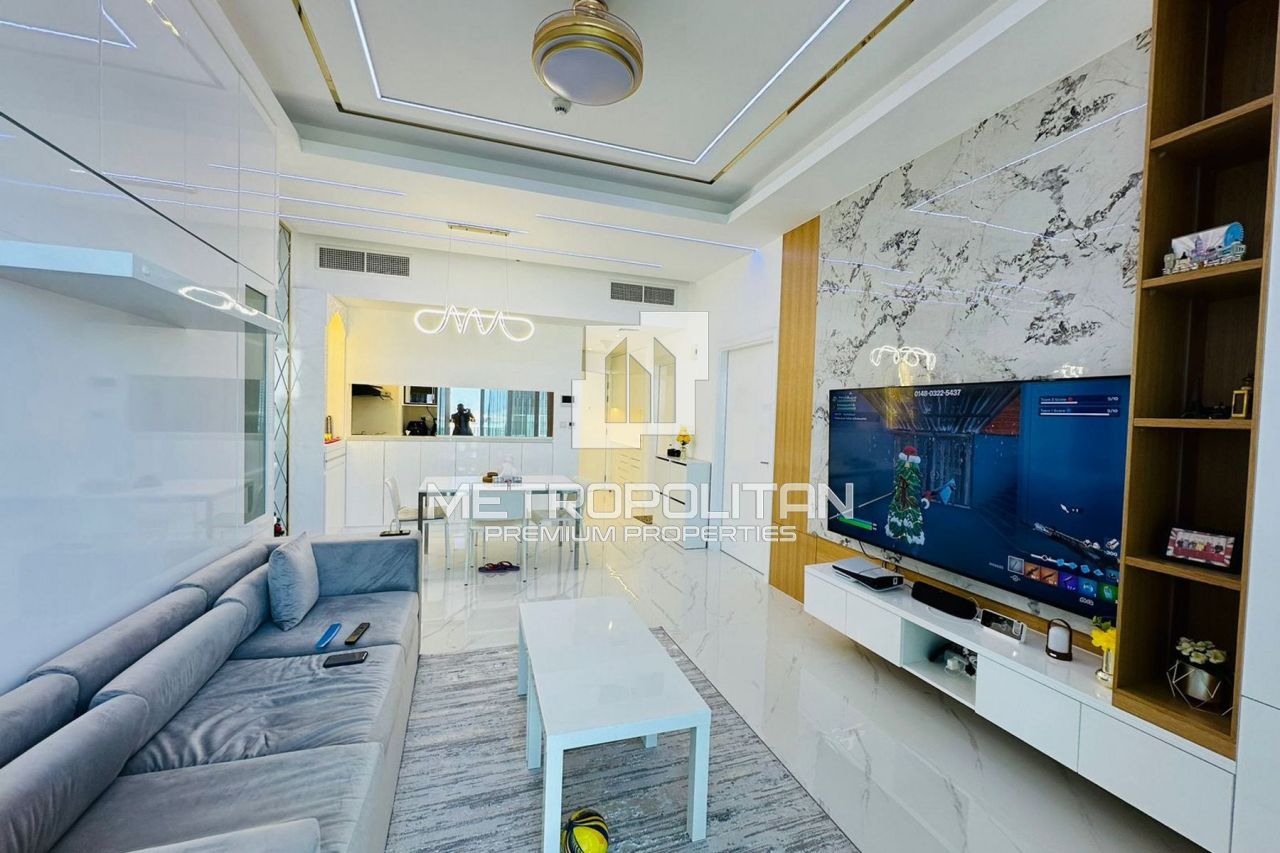 Apartment in Dubai, UAE, 92 sq.m - picture 1