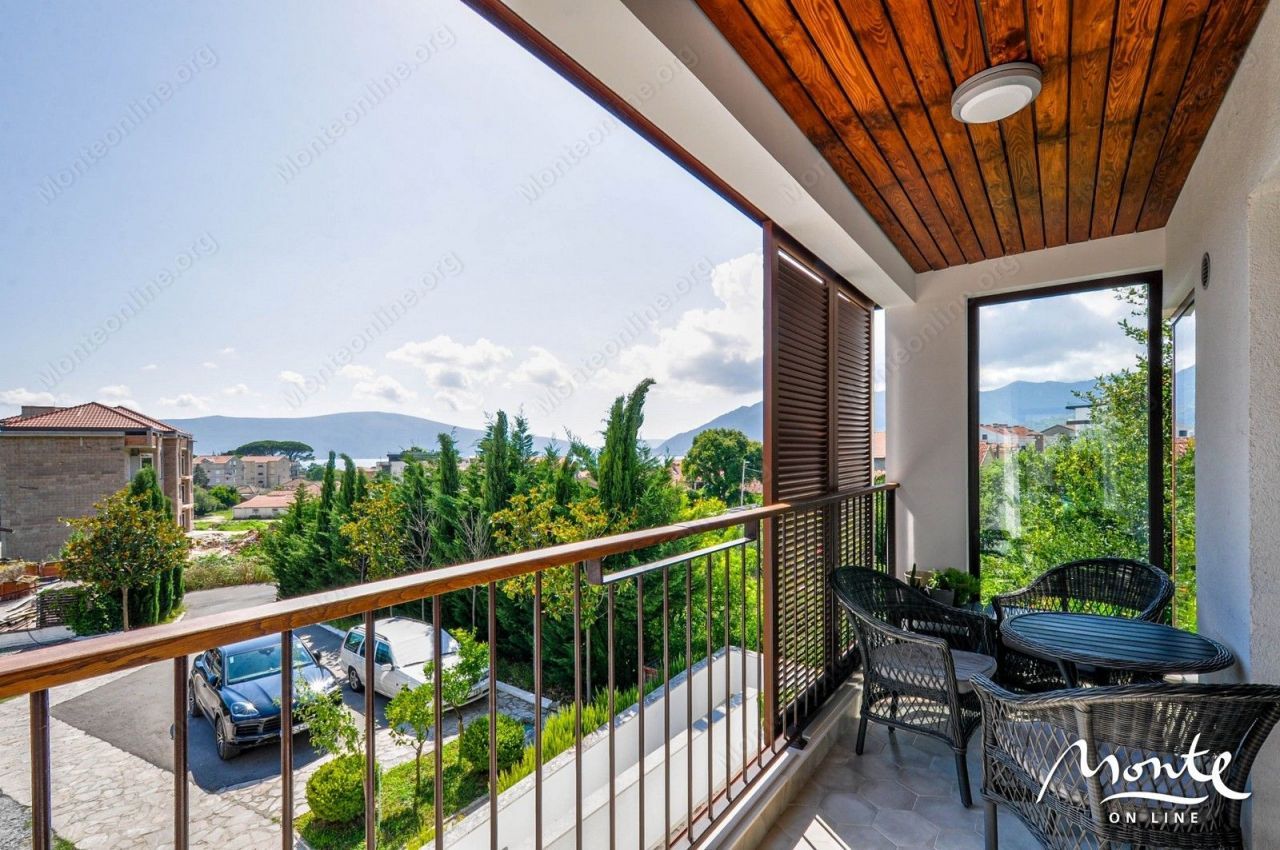 Wohnung in Tivat, Montenegro, 92 m2 - Foto 1