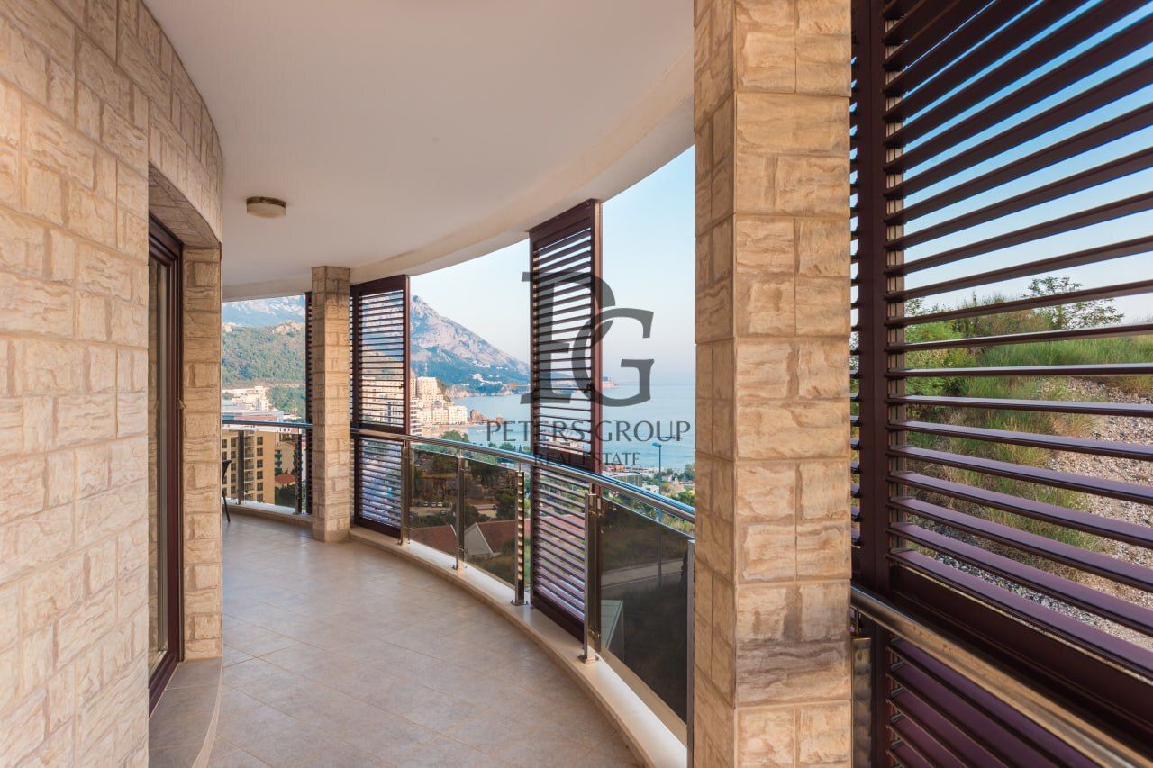 Wohnung in Becici, Montenegro, 130 m2 - Foto 1